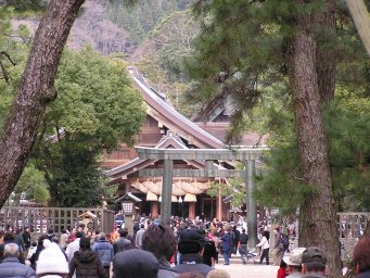 Crowds at Izumo Taisha