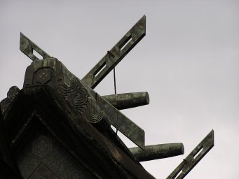 Roof eaves of main shrine