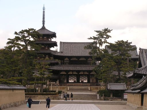 Horyuji temple founded by Suiko Tenno & Shotokutaishi